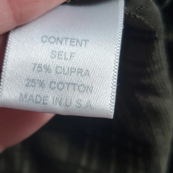 NWOT Maven West Army green Plaid Medium BOHO Top V-neck and keyhole front. - Picture 9 of 9